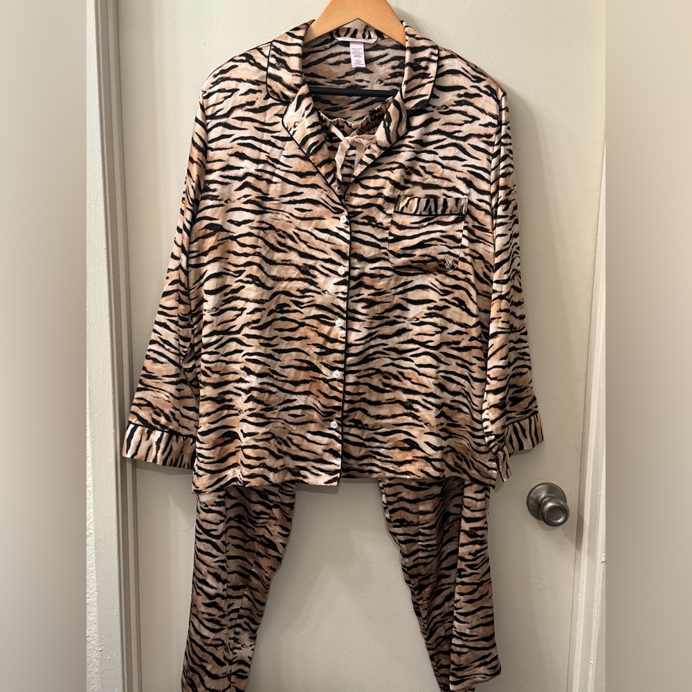 Victoria’s Secret Pajamas Size Large Excellent Condition